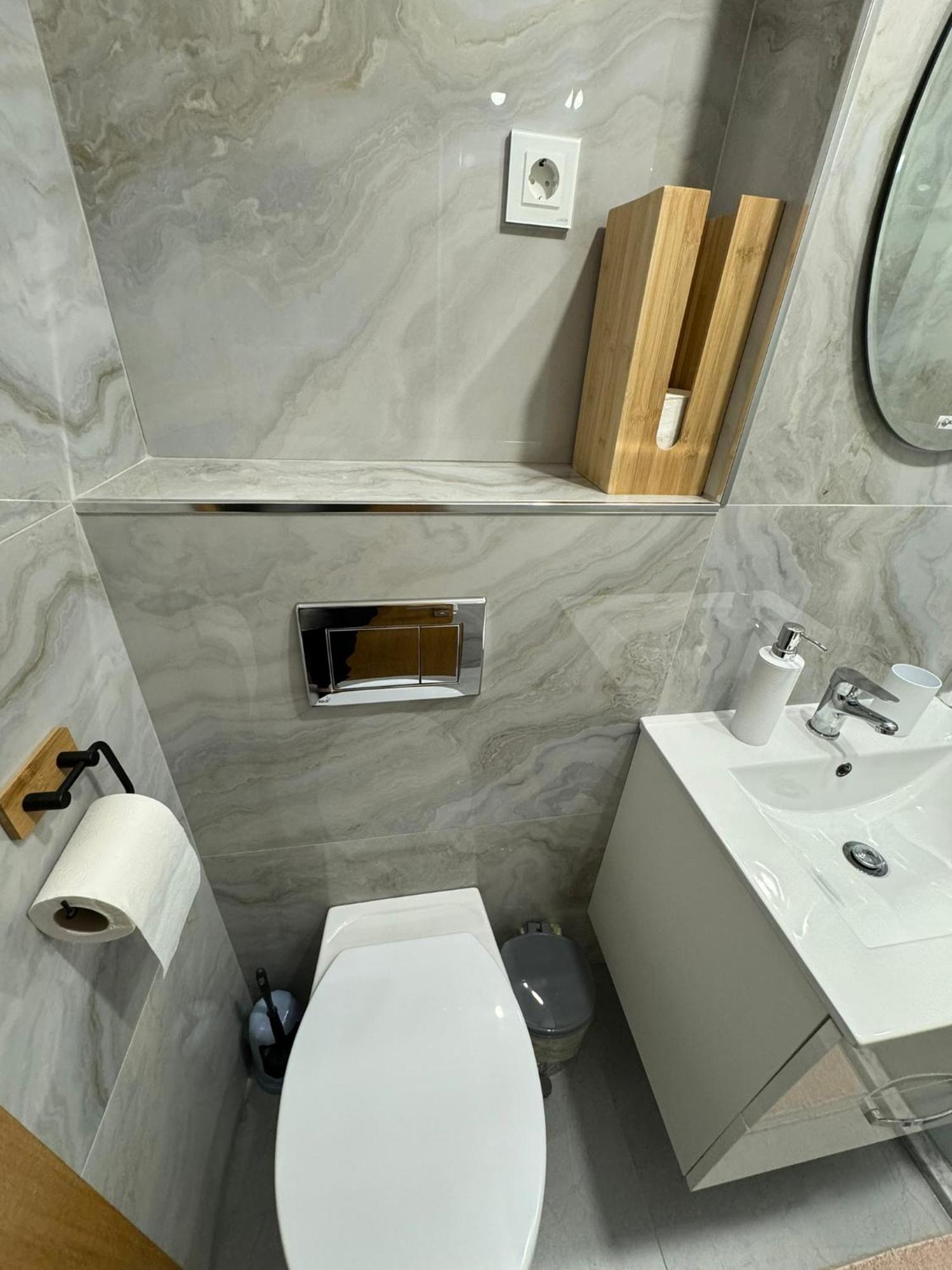 Apartament Central Ramnicu Valcea Exterior photo